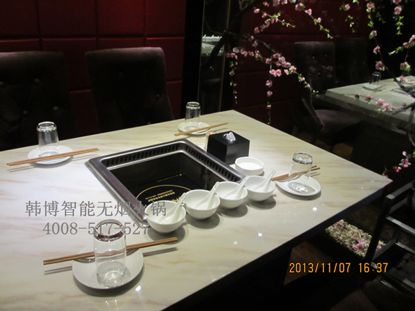 1-22042QA216411.jpg